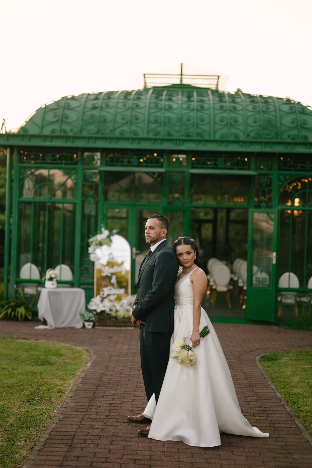 Lindsay y Fabián en su boda en Pérez Zeledón